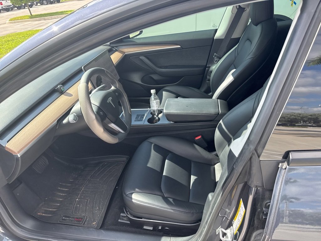 Used 2021 Tesla Model 3 Standard Range Plus image 2
