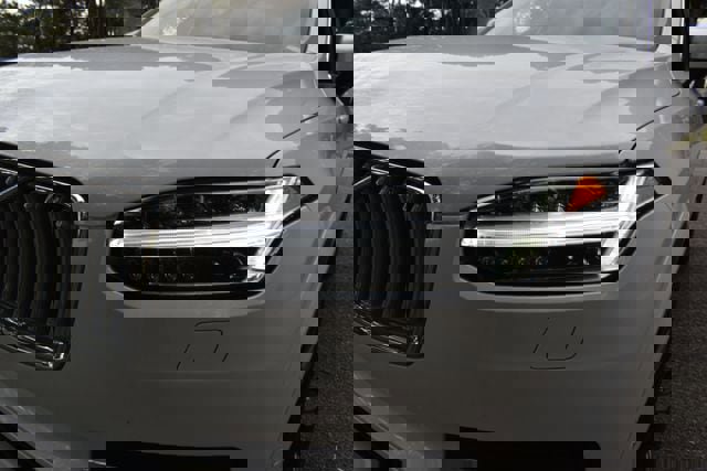 New 2024 Volvo XC90 T8 Plus w/ Protection Package Premier image 10