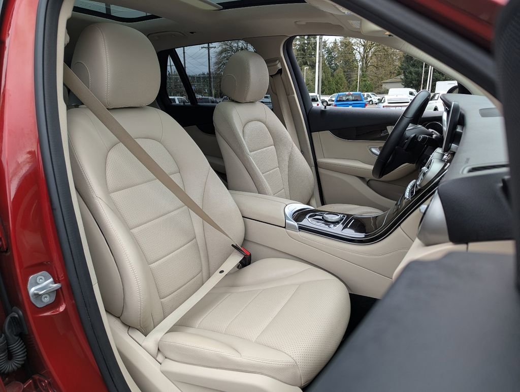 Used 2018 Mercedes-Benz GLC 300 4MATIC image 37