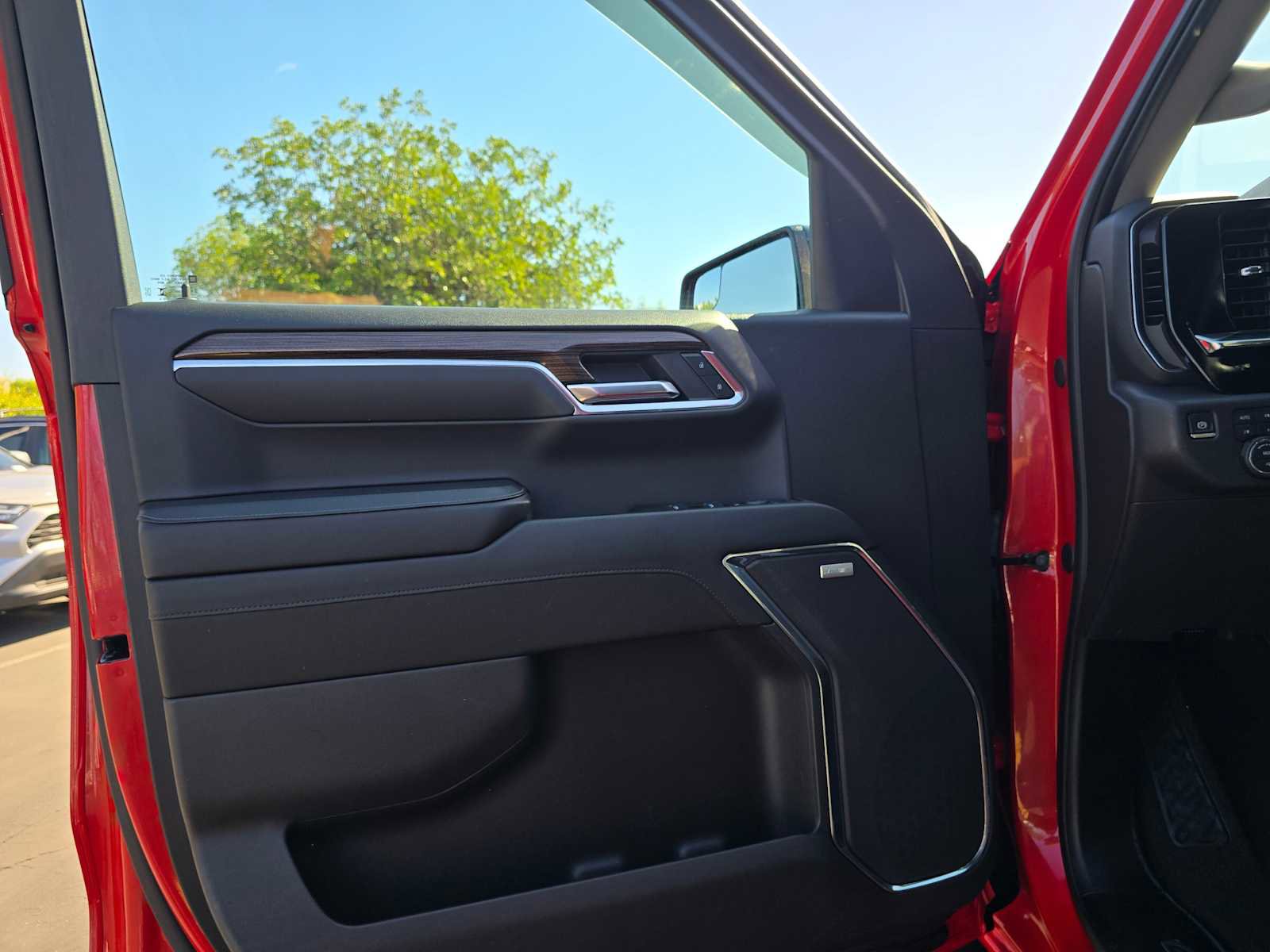 Used 2024 Chevrolet Silverado 1500 LT Trail Boss w/ Convenience Package II image 21