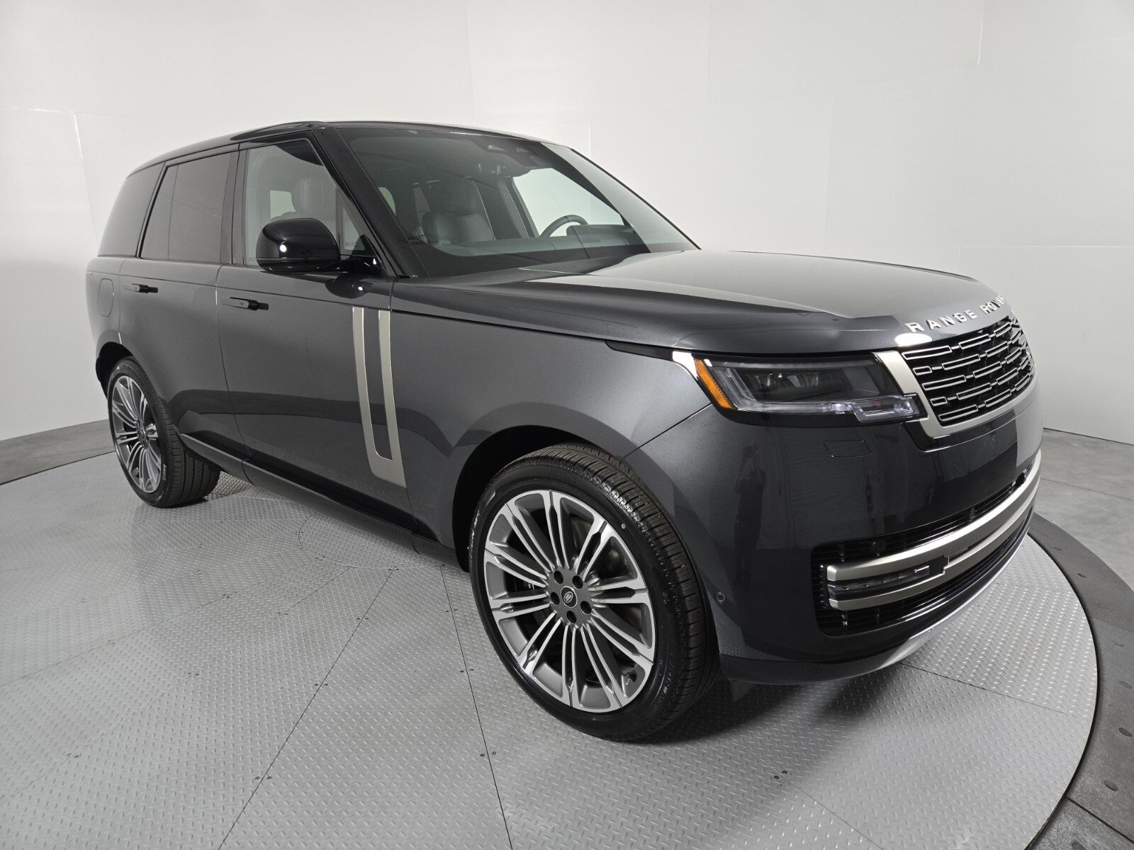 New 2025 Land Rover Range Rover SE image 14