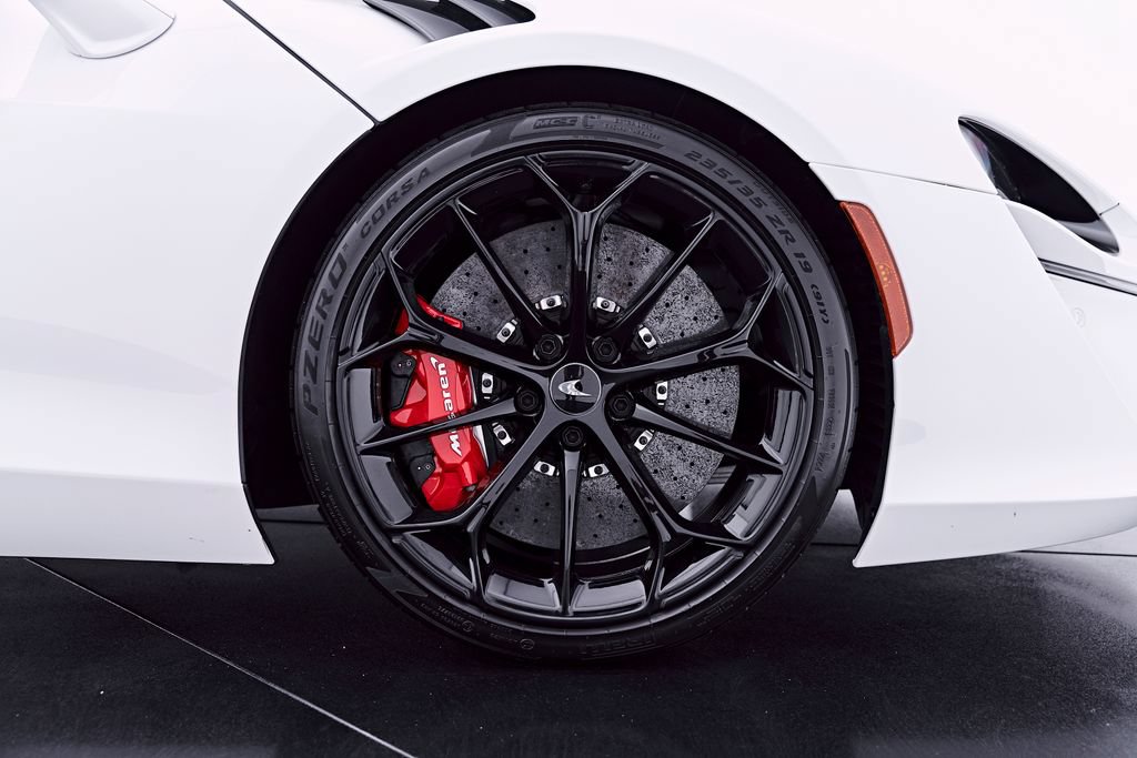 Used 2024 McLaren Artura RWD image 43