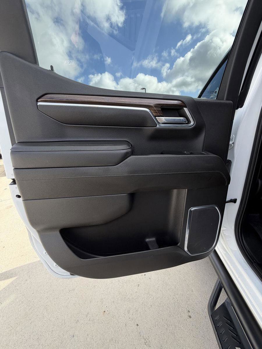 Used 2022 Chevrolet Silverado 1500 LT Trail Boss w/ LT Trail Boss Premium Package image 12