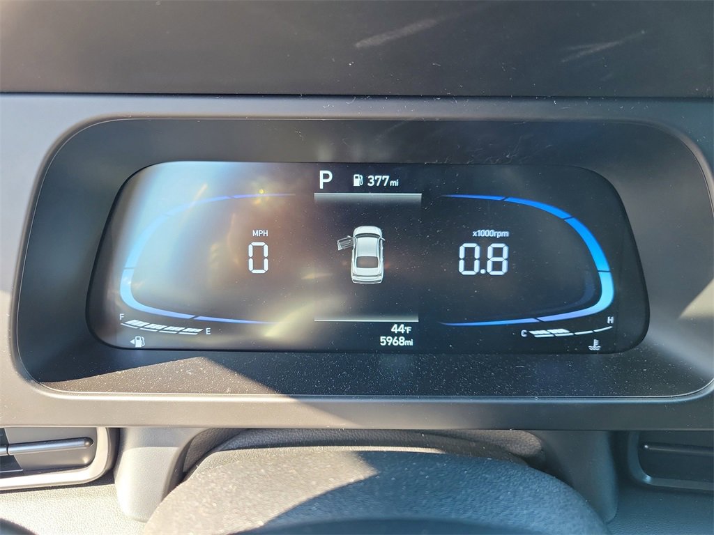 Certified 2025 Hyundai Elantra Sport image 26