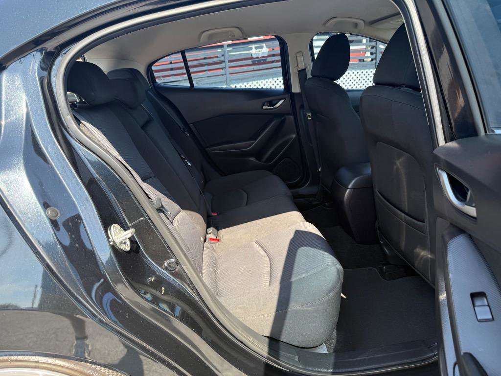 Used 2016 MAZDA MAZDA3 i Sport w/ Preferred Equipment Package image 19