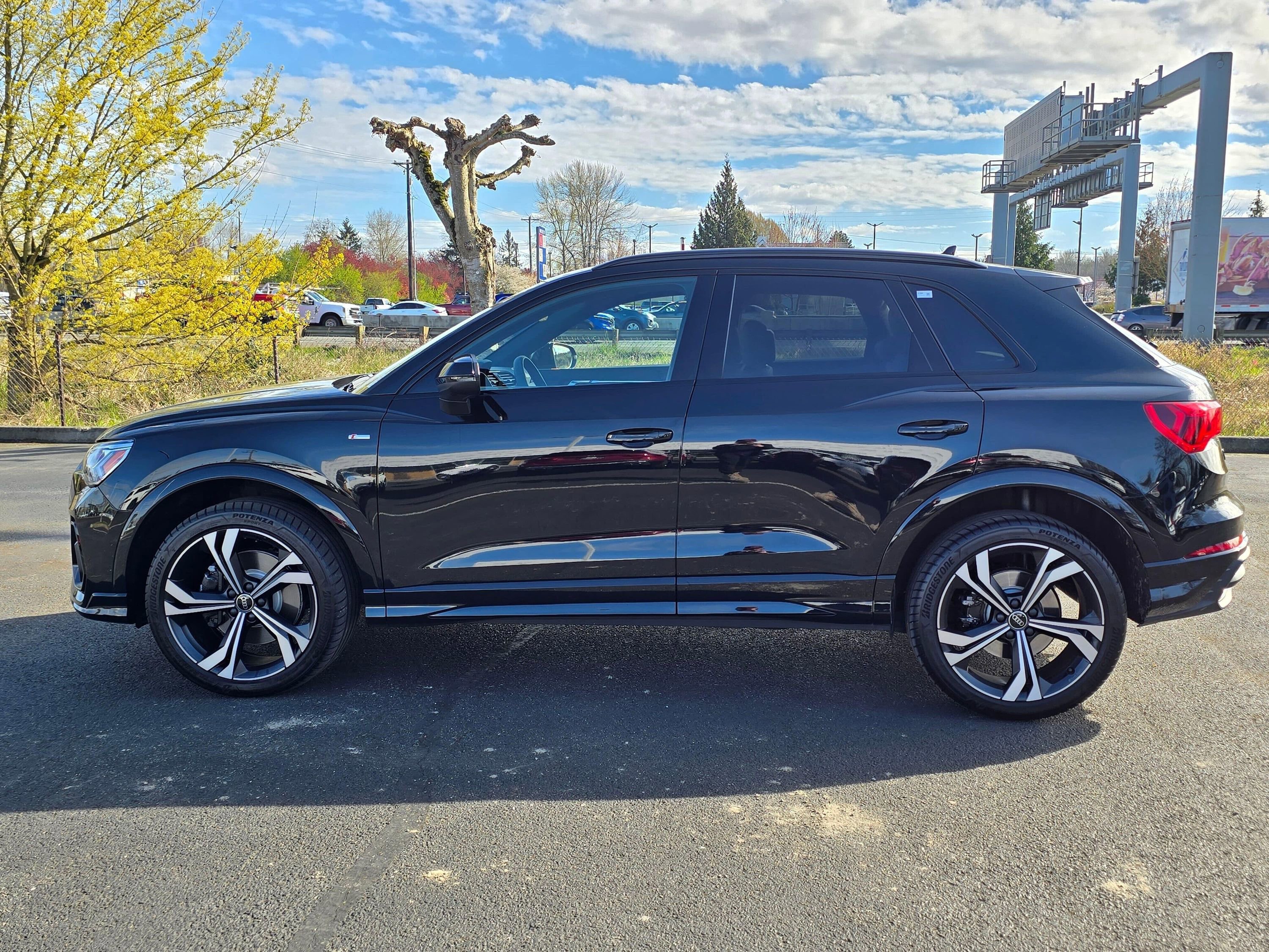 Used 2024 Audi Q3 2.0T Premium Plus image 3