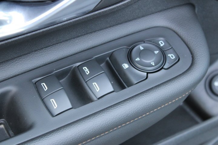 Used 2024 GMC Terrain AT4 image 18