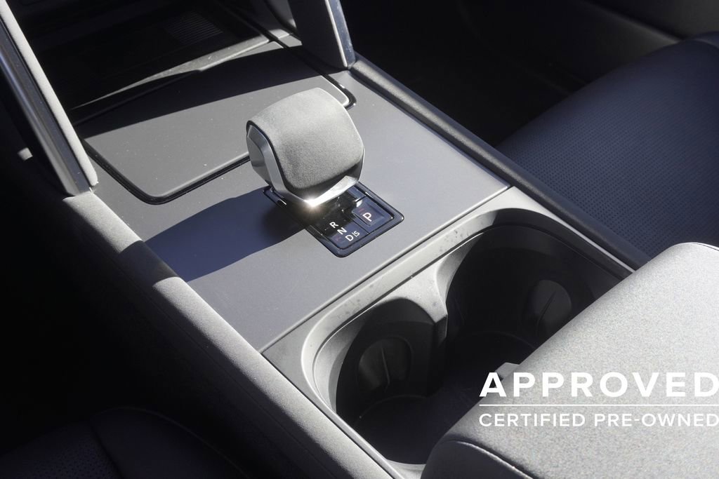 Used 2025 Land Rover Discovery Sport S image 14