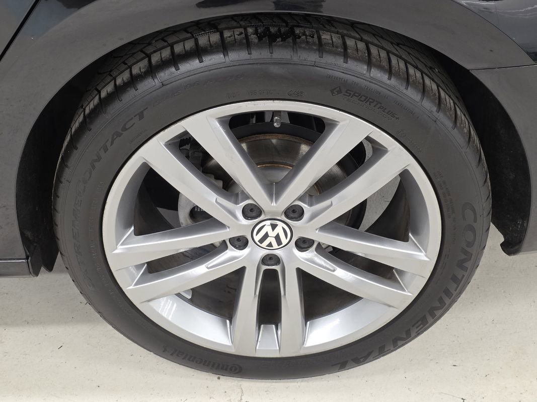 Used 2017 Volkswagen Passat 1.8T R-Line w/ R-Line Lighting Package image 55