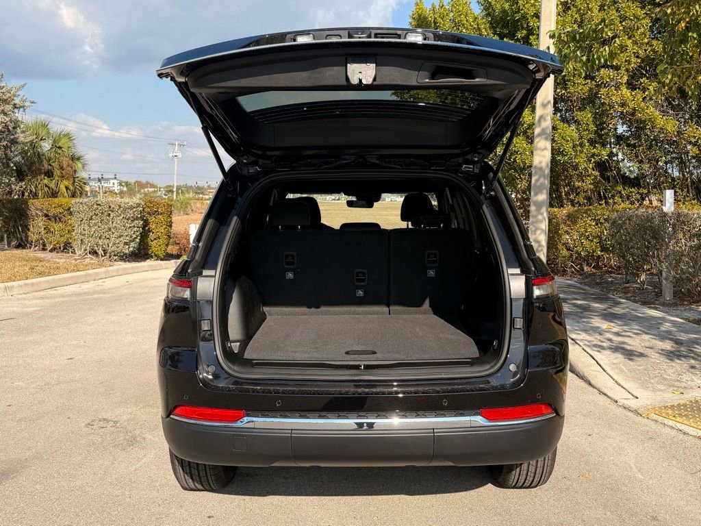 New 2026 Jeep Grand Cherokee Laredo image 34