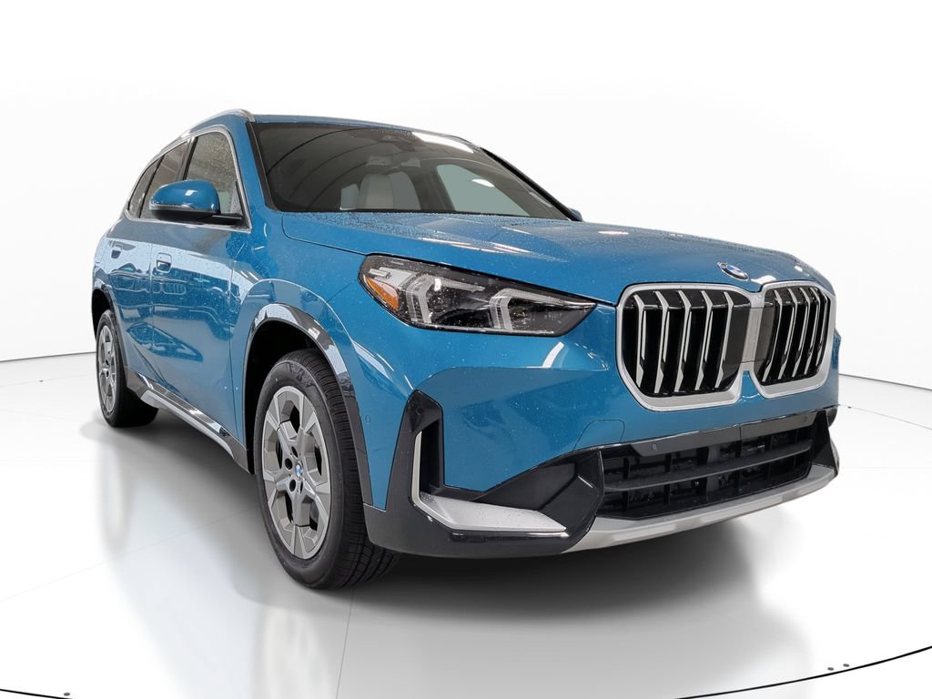 New 2025 BMW X1 xDrive28i w/ Convenience Package AWD/4WD image 3