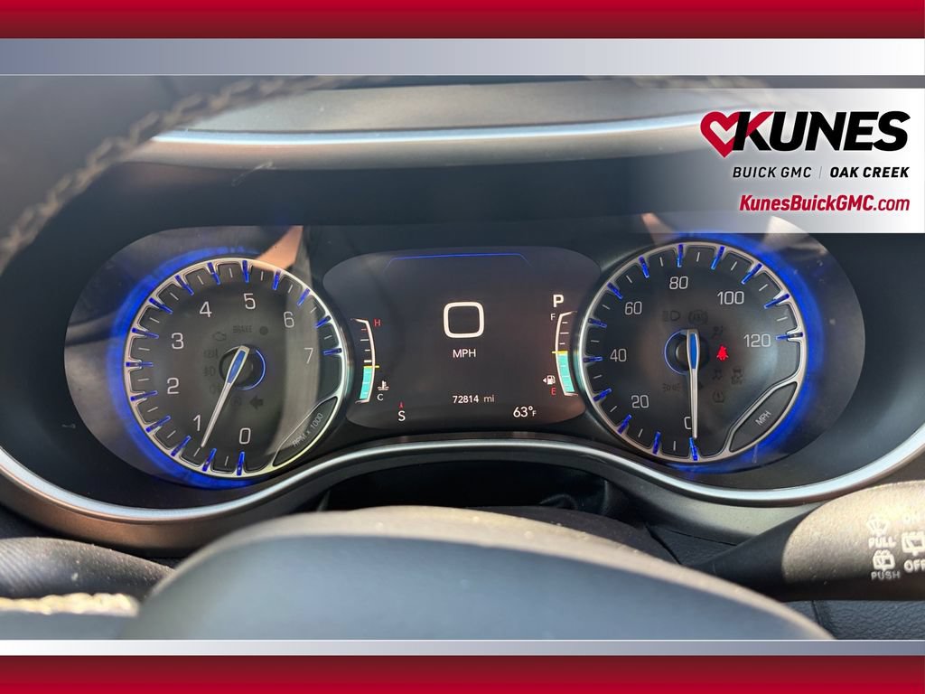 Used 2024 Chrysler Pacifica Touring-L FWD image 14