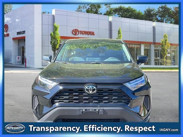 Used 2025 Toyota RAV4 LE AWD/4WD image 2