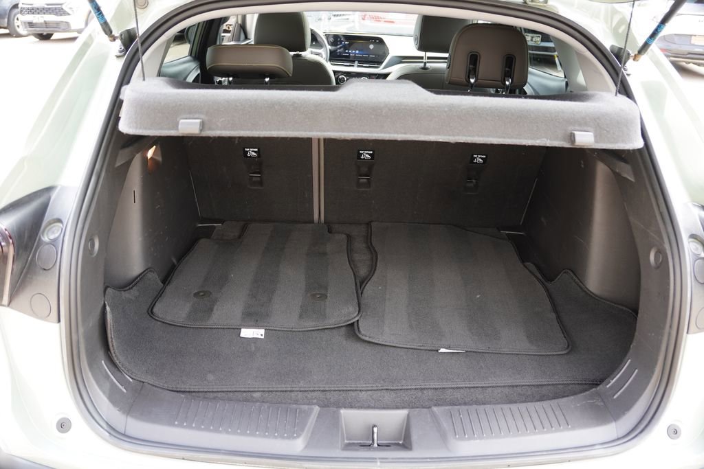 Used 2024 Chevrolet Trax ACTIV w/ Sunroof Package FWD image 21