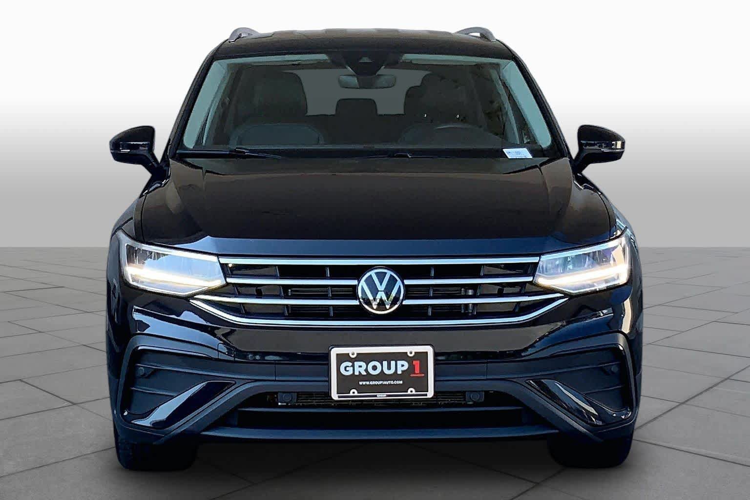 Used 2024 Volkswagen Tiguan SE AWD/4WD image 4