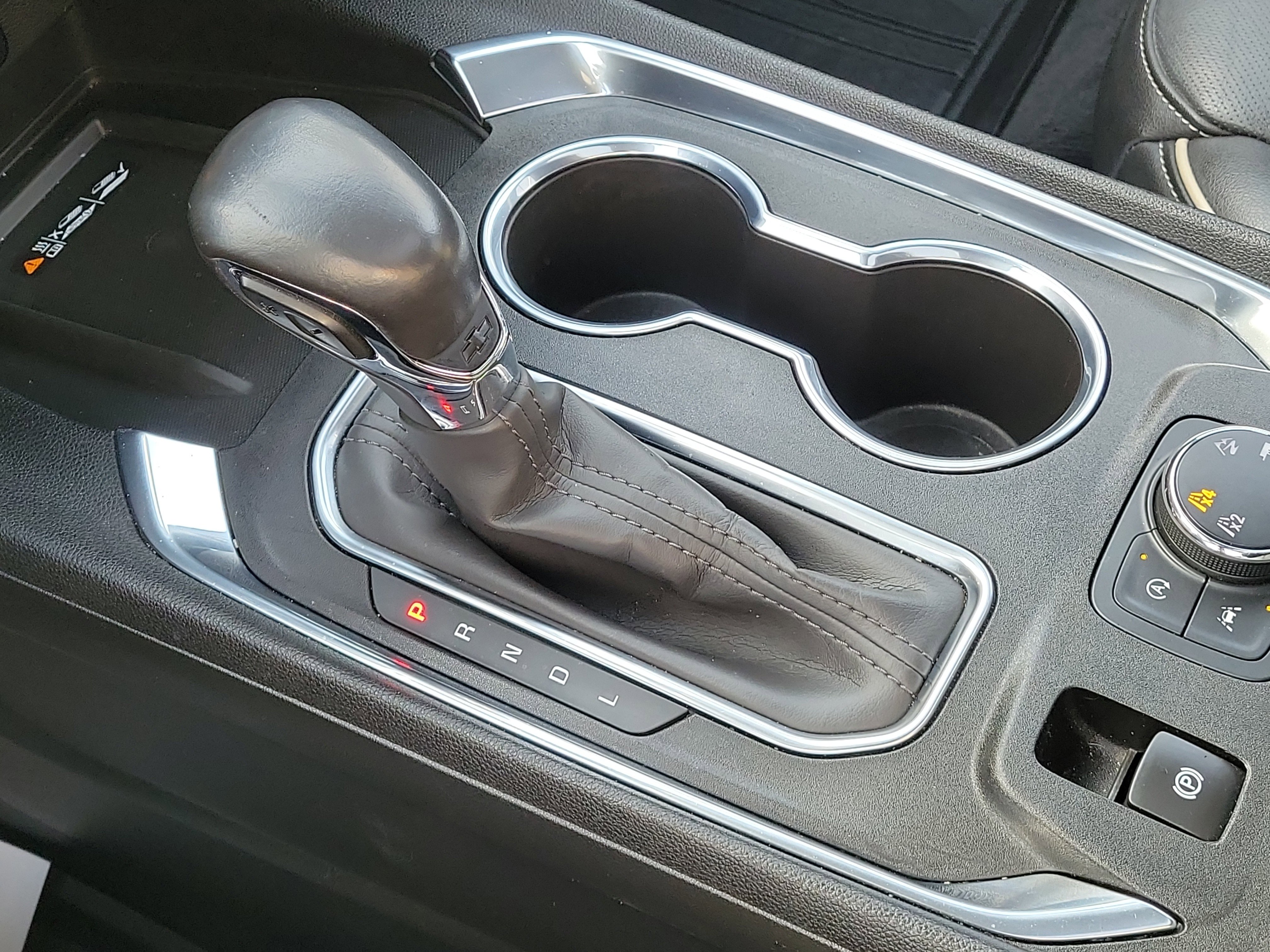 Used 2022 Chevrolet Traverse Premier w/ LPO, Floor Liner Package image 26