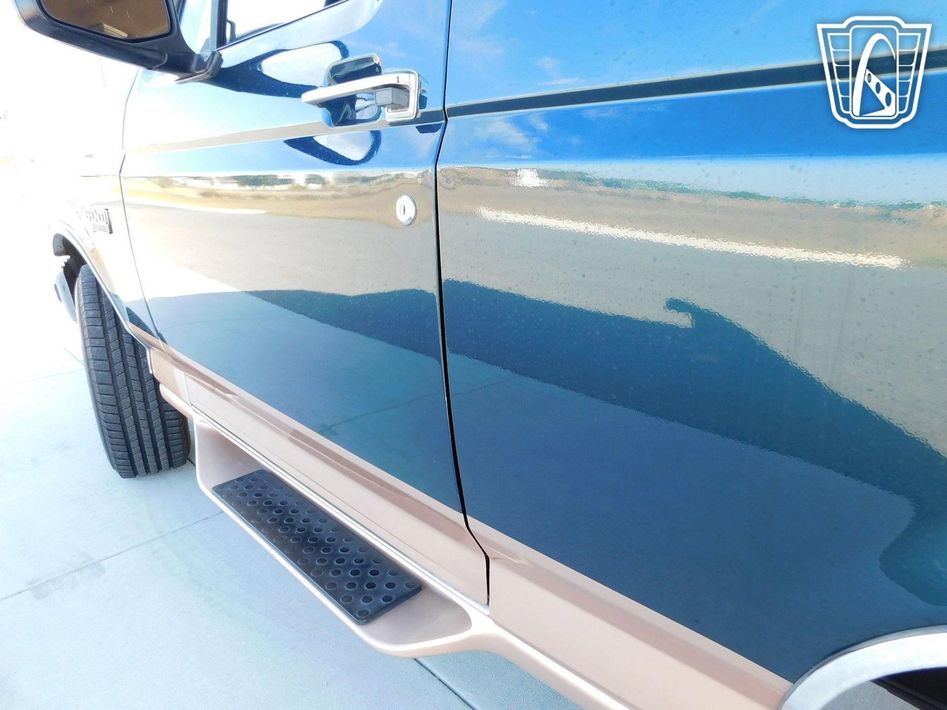 Used 1995 Ford Bronco XLT image 36