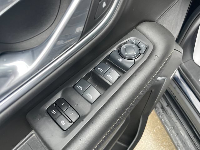 Used 2024 GMC Yukon SLT AWD/4WD image 21
