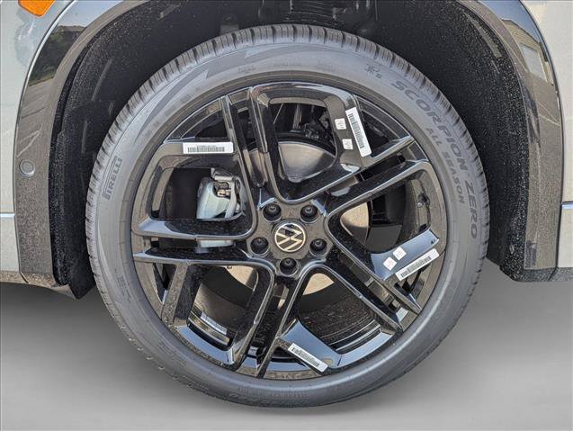 New 2026 Volkswagen Tiguan SE R-Line FWD image 9