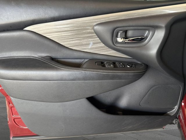 Used 2018 Nissan Murano SV w/ Premium Package image 10