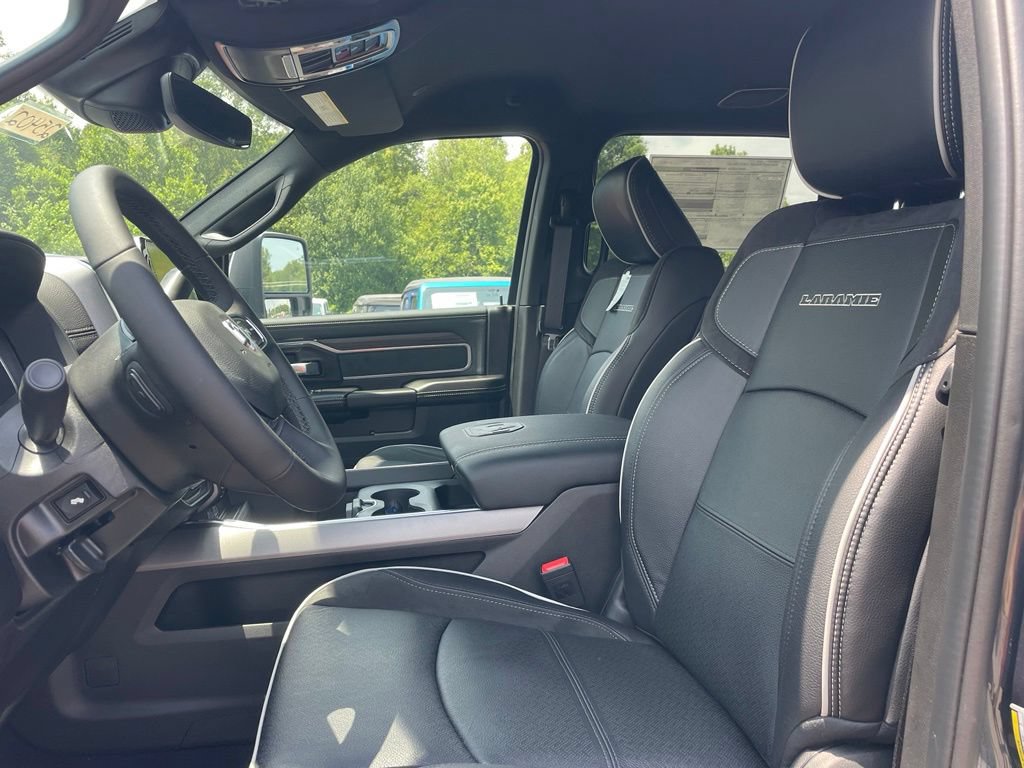 New 2026 RAM 2500 Laramie AWD/4WD image 2