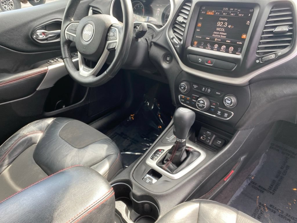 Used 2018 Jeep Cherokee Trailhawk AWD/4WD image 41