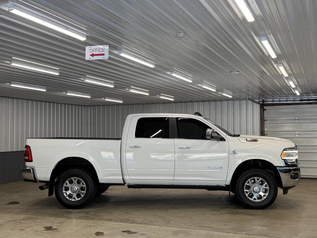 Used 2019 RAM 3500 Laramie image 2
