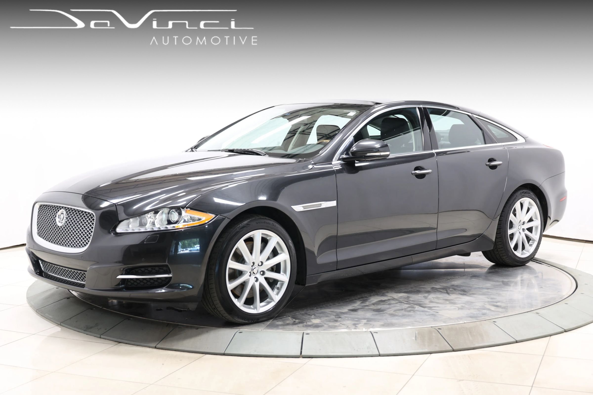 Used 2013 Jaguar XJ AWD image 1