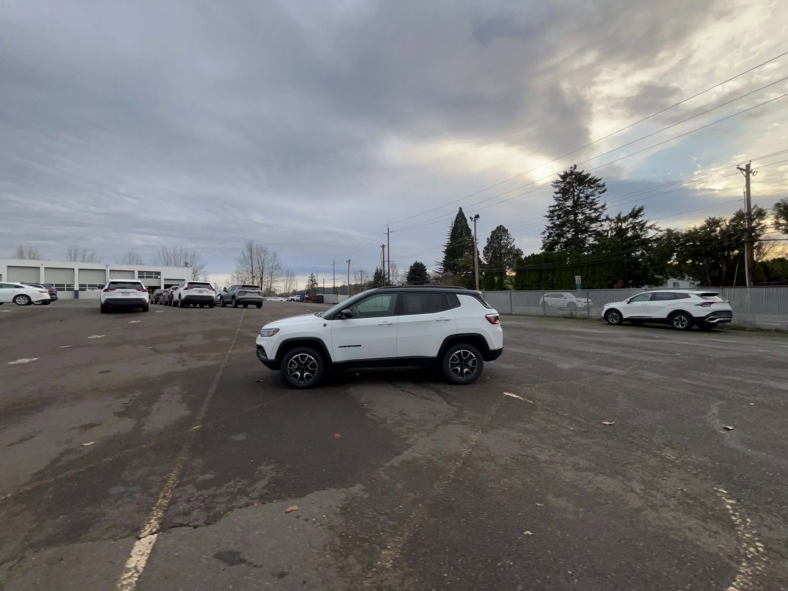 Used 2025 Jeep Compass Trailhawk w/ Trailer Tow Group image 15