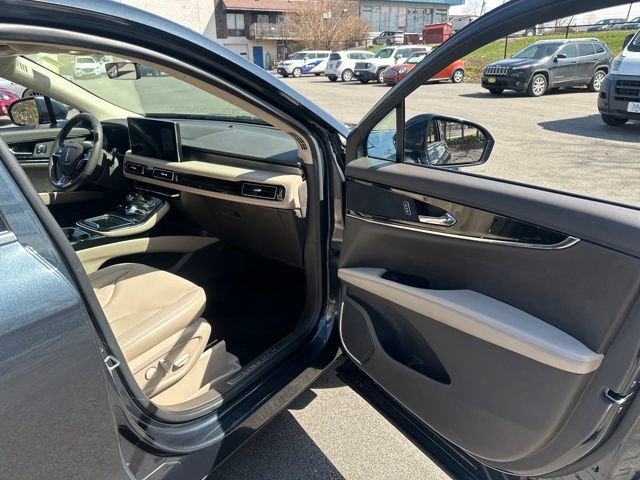 Used 2022 Lincoln Nautilus AWD w/ Premium Package image 13