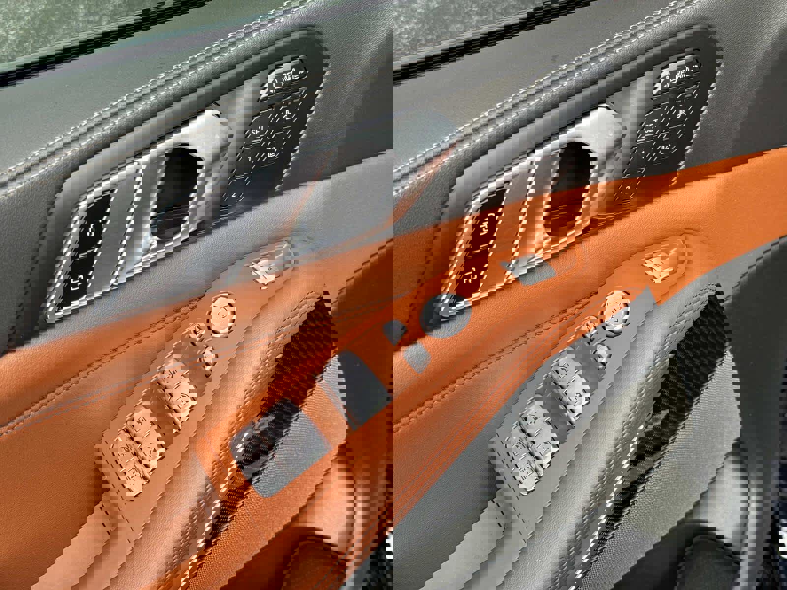 Used 2024 BMW X7 M60i w/ Executive Package image 21