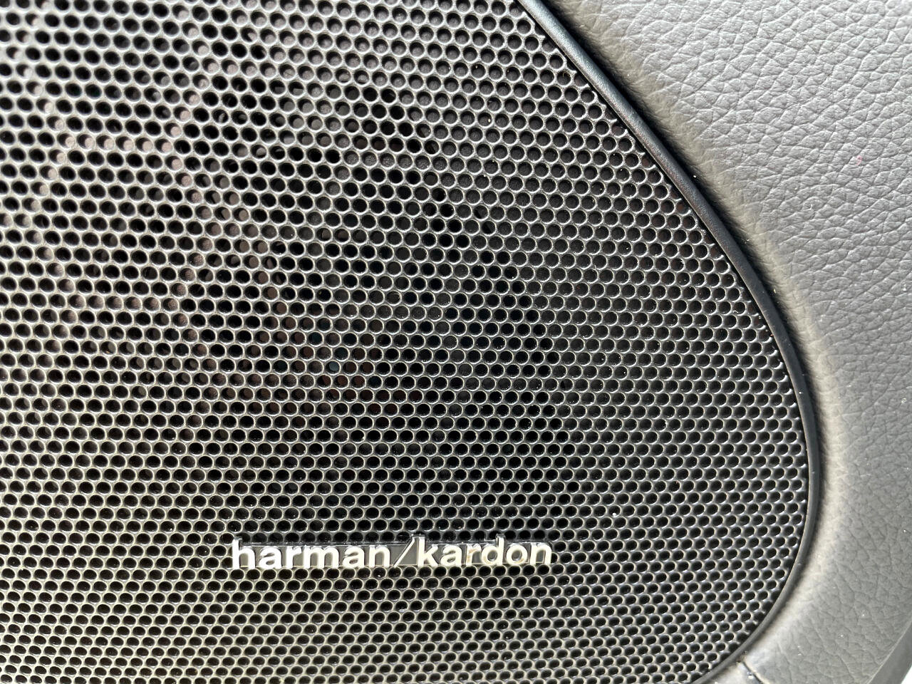 Used 2009 Mercedes-Benz SL 550 image 17