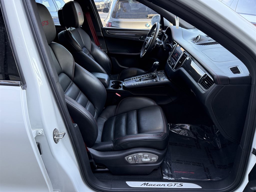 Used 2018 Porsche Macan GTS image 19