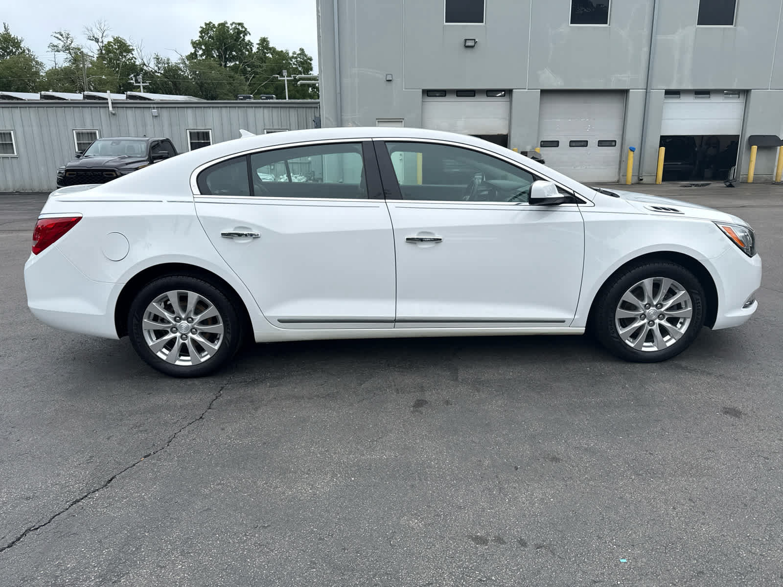 Used 2014 Buick LaCrosse FWD image 2