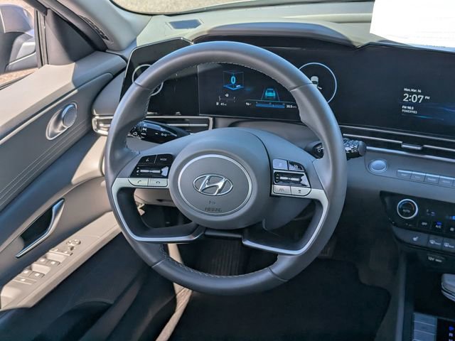 Used 2023 Hyundai Elantra SEL w/ Convenience Package image 15