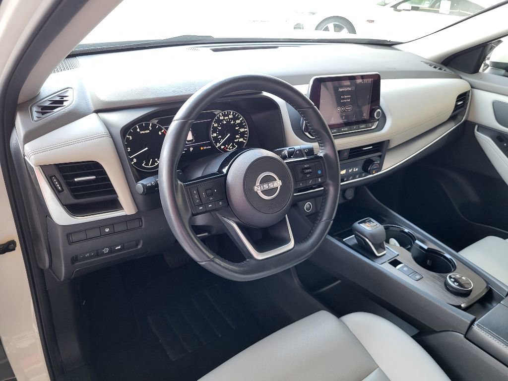 Used 2023 Nissan Rogue SV w/ SV Premium B Package image 11