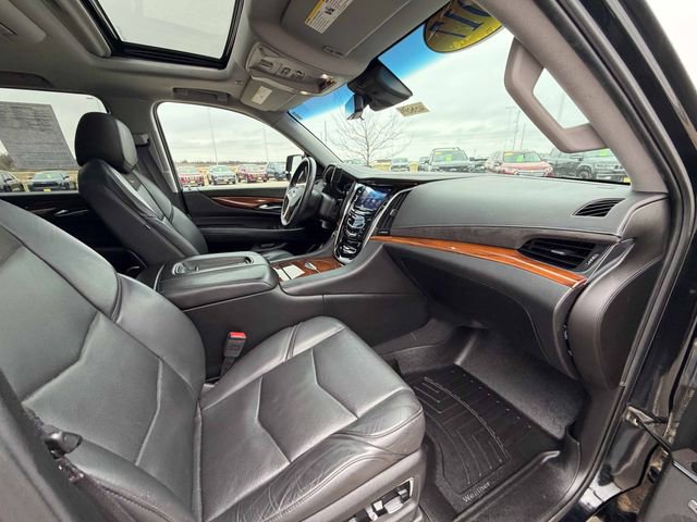 Used 2017 Cadillac Escalade ESV Premium Luxury AWD/4WD image 18