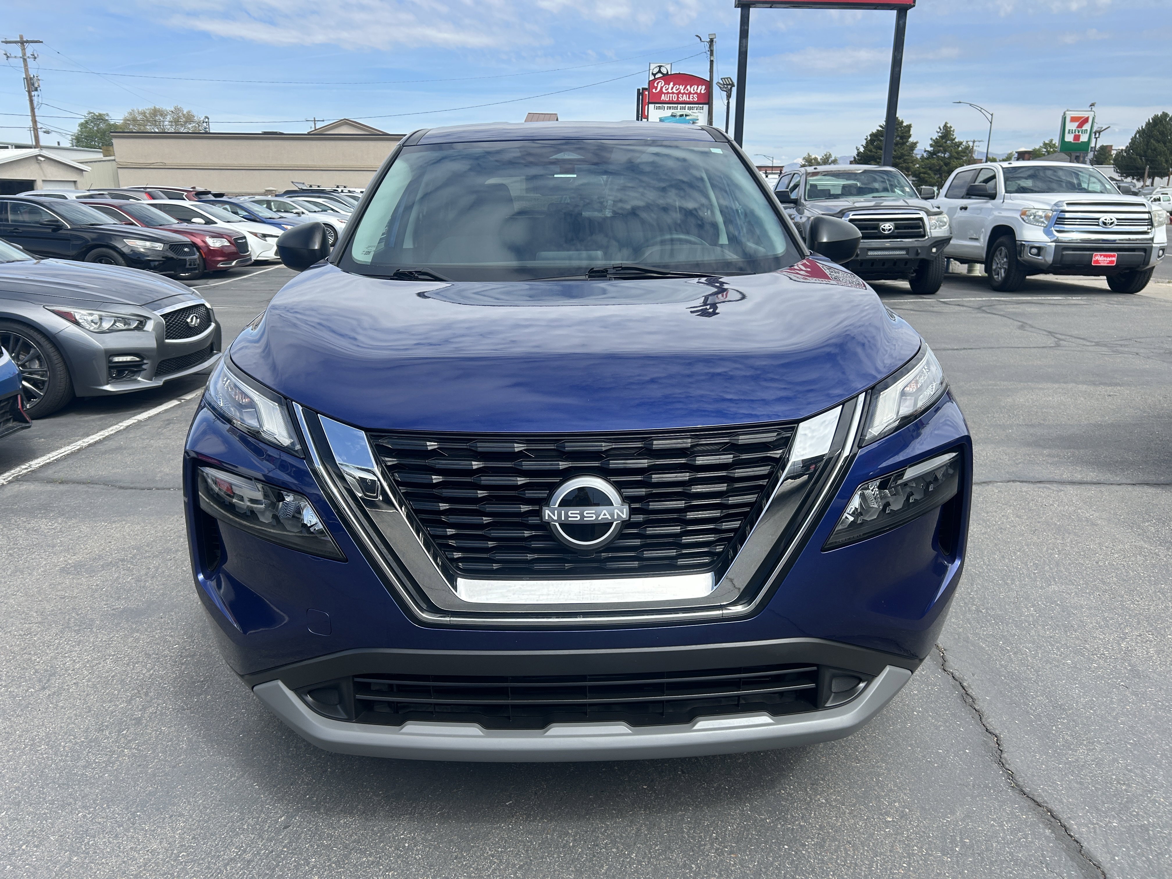 Used 2022 Nissan Rogue S image 3