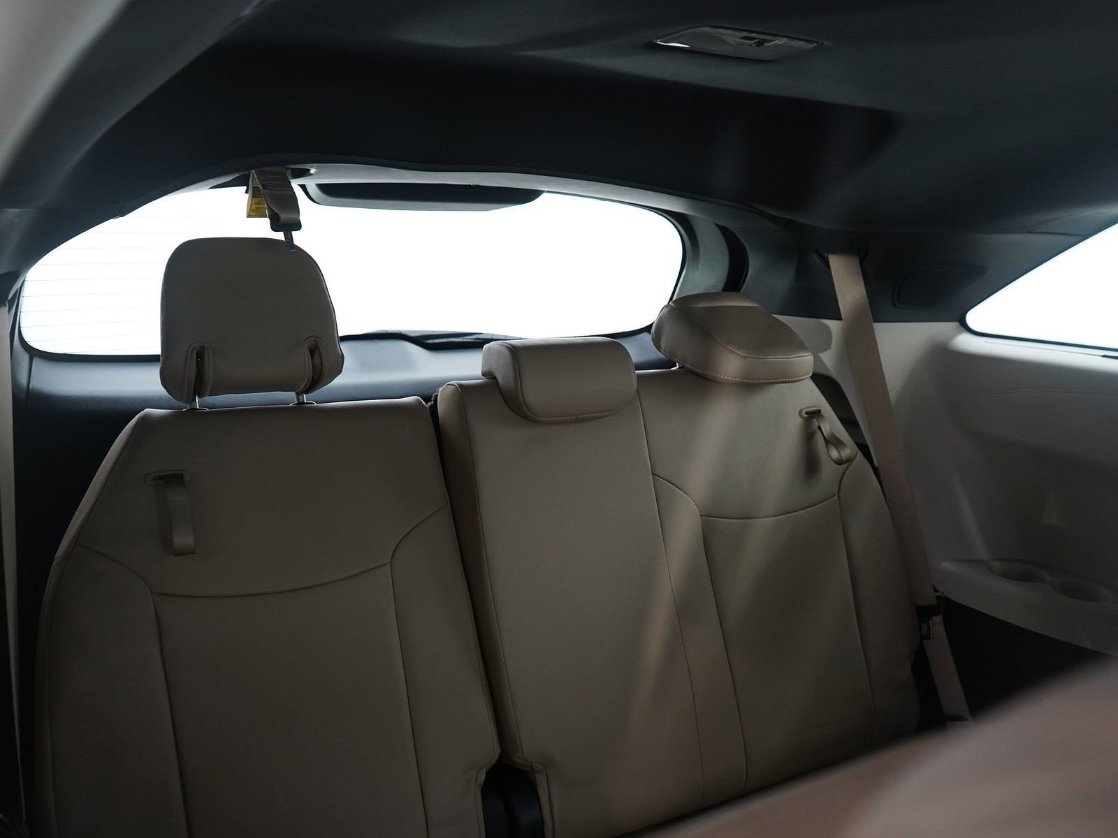 Used 2021 Toyota Sienna Limited image 13