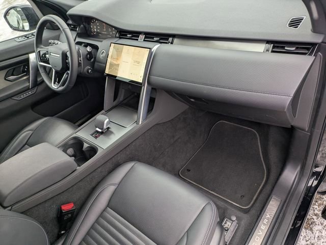 Used 2025 Land Rover Discovery Sport Dynamic SE image 19