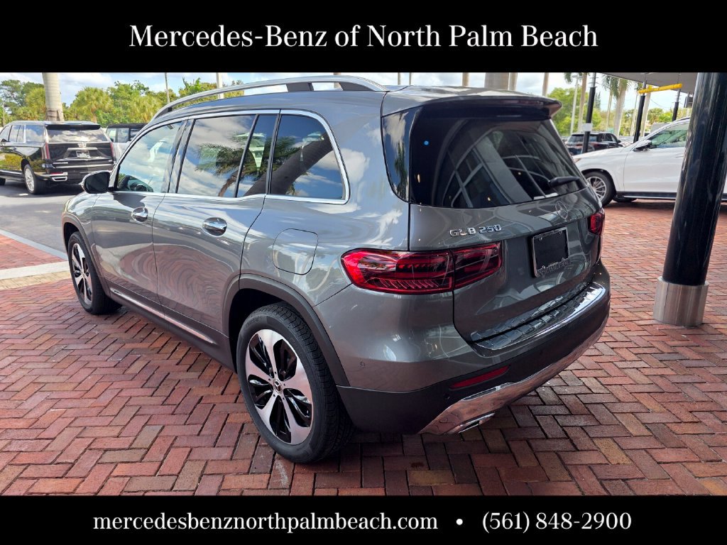 Used 2026 Mercedes-Benz GLB 250 image 4