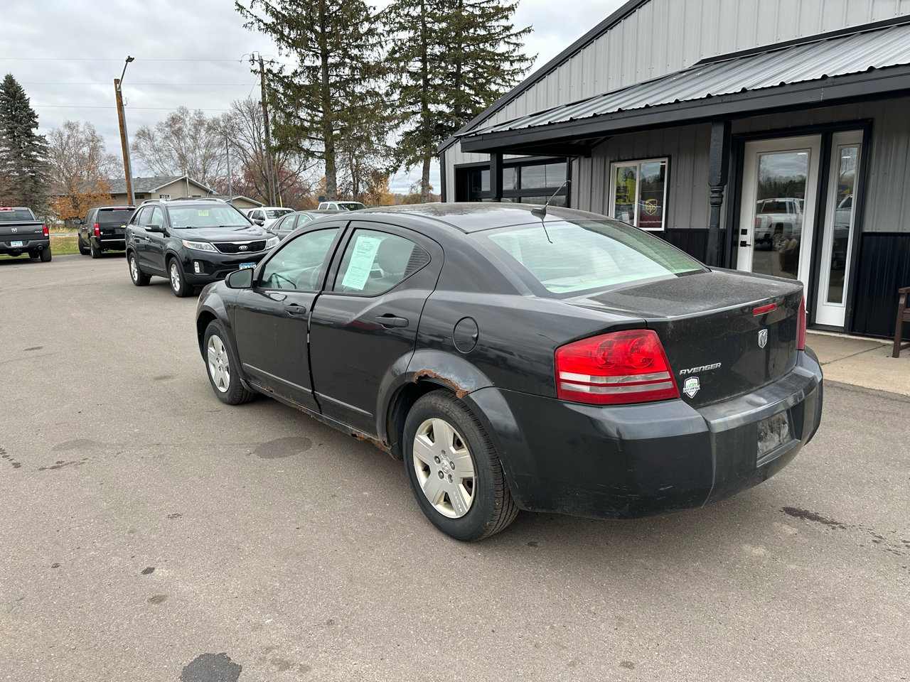 Used 2008 Dodge Avenger SE image 3