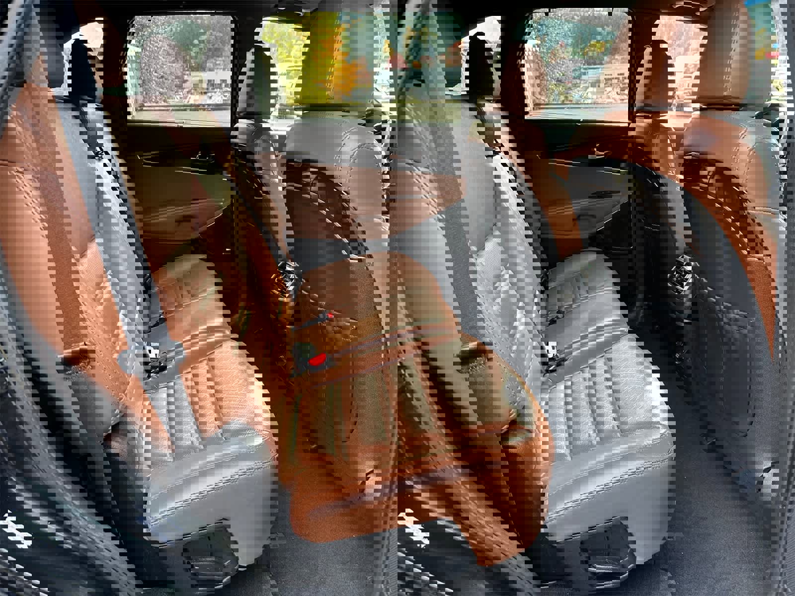 Used 2019 Kia Sorento SX image 11