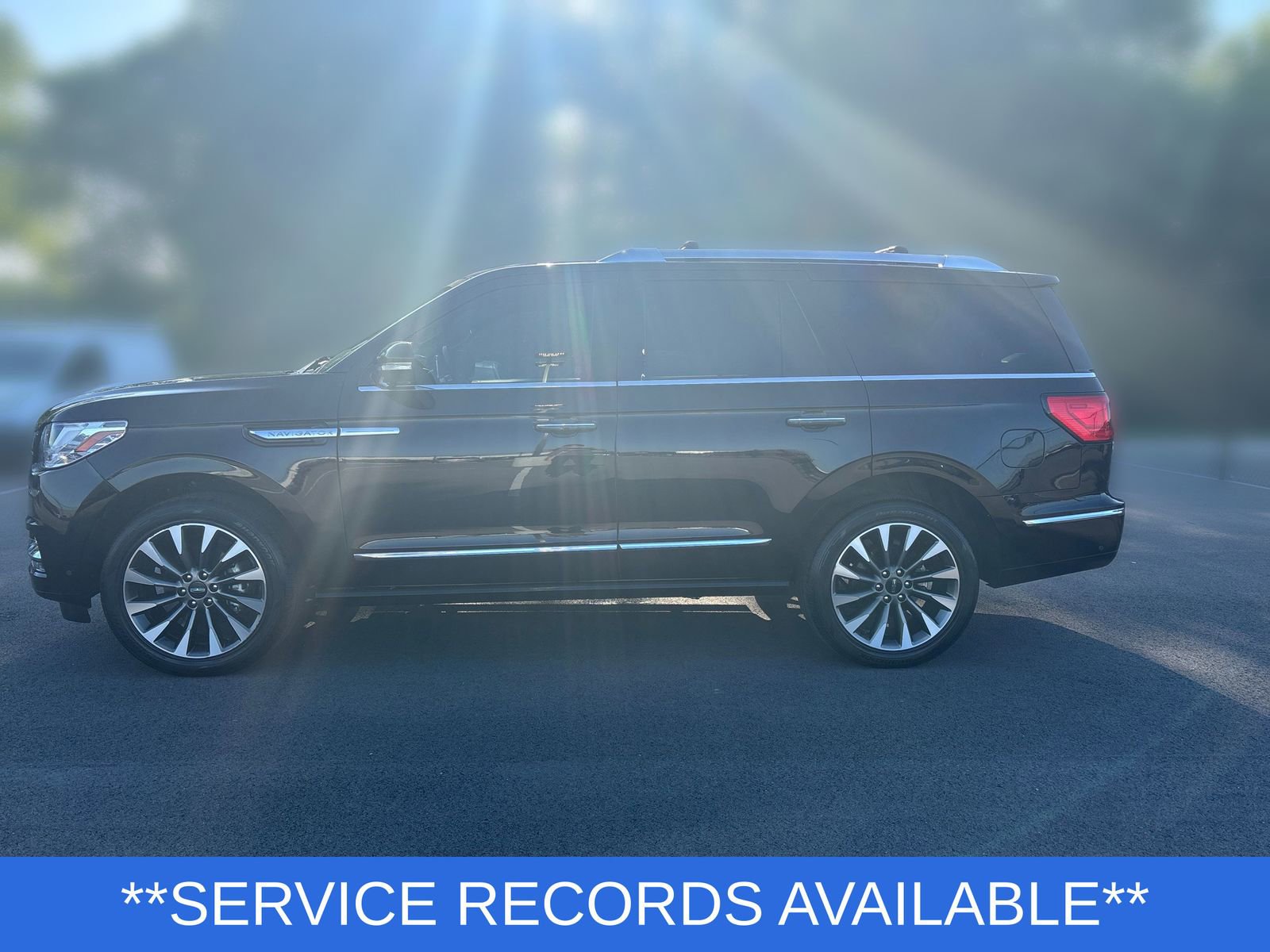 Certified 2021 Lincoln Navigator Reserve w/ Luxury Package AWD/4WD image 3
