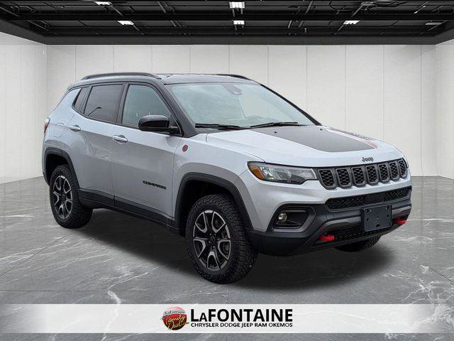 Certified 2025 Jeep Compass Trailhawk image 7