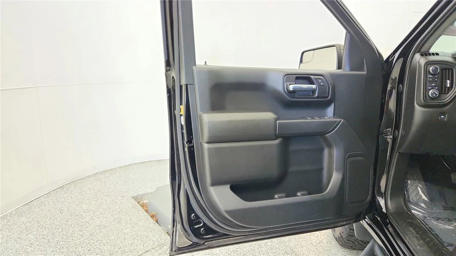 Used 2020 Chevrolet Silverado 1500 Custom Trail Boss w/ Custom Convenience Package image 31