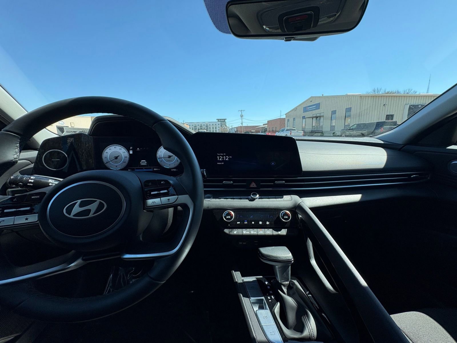 Used 2025 Hyundai Elantra SEL image 34