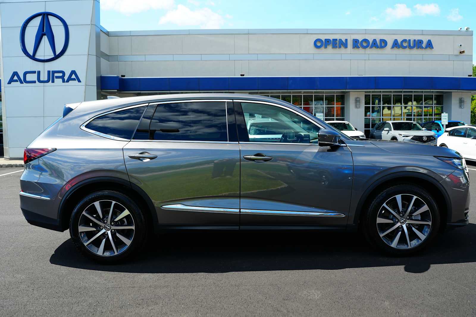 Certified 2026 Acura MDX w/ Technology Package AWD/4WD image 8