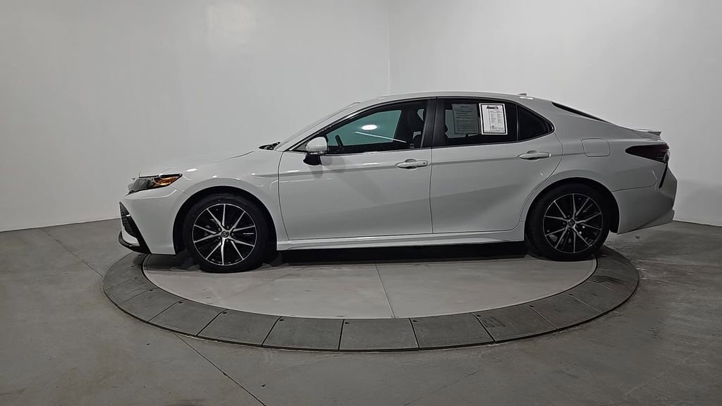 Used 2023 Toyota Camry SE w/ Cold Weather Package image 2