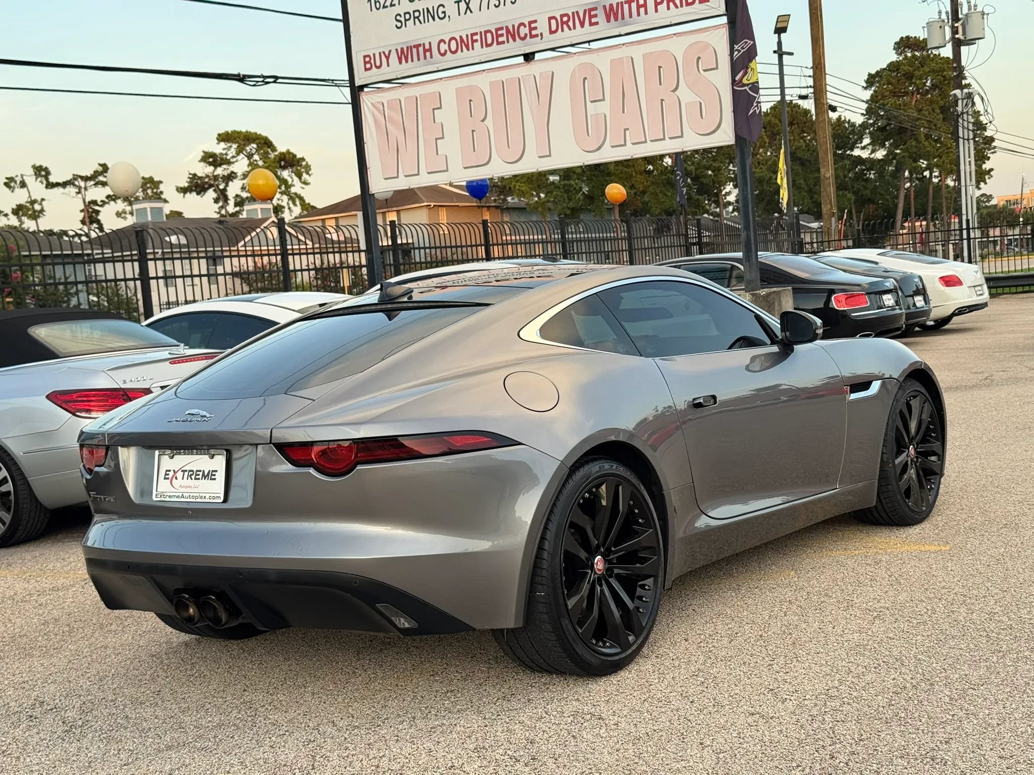 Used 2020 Jaguar F-TYPE Coupe RWD image 9